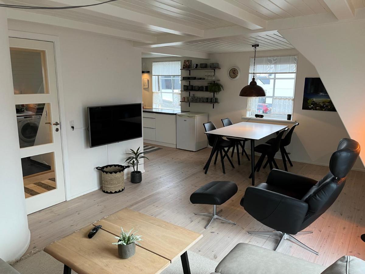 Apartment Downtown - Great View! Klaksvík المظهر الخارجي الصورة